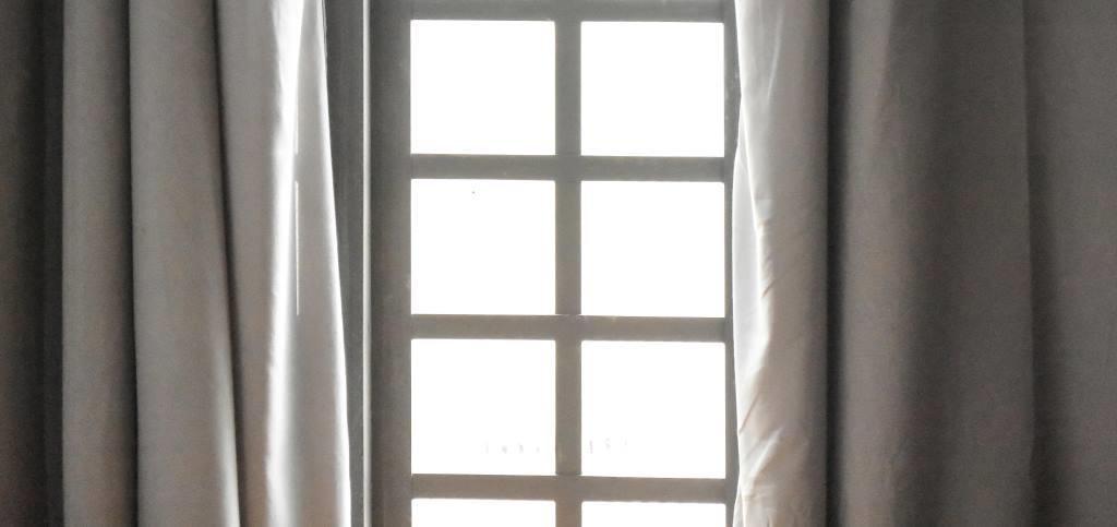 heavy curtains for soundproofing 