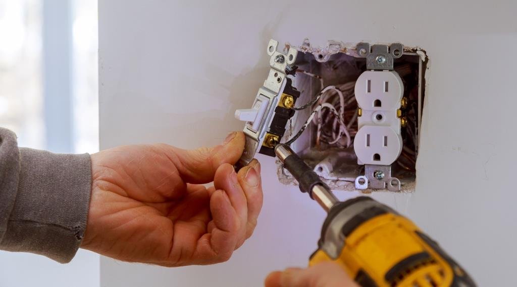 Fix electrical or mechanical issues Before Selling