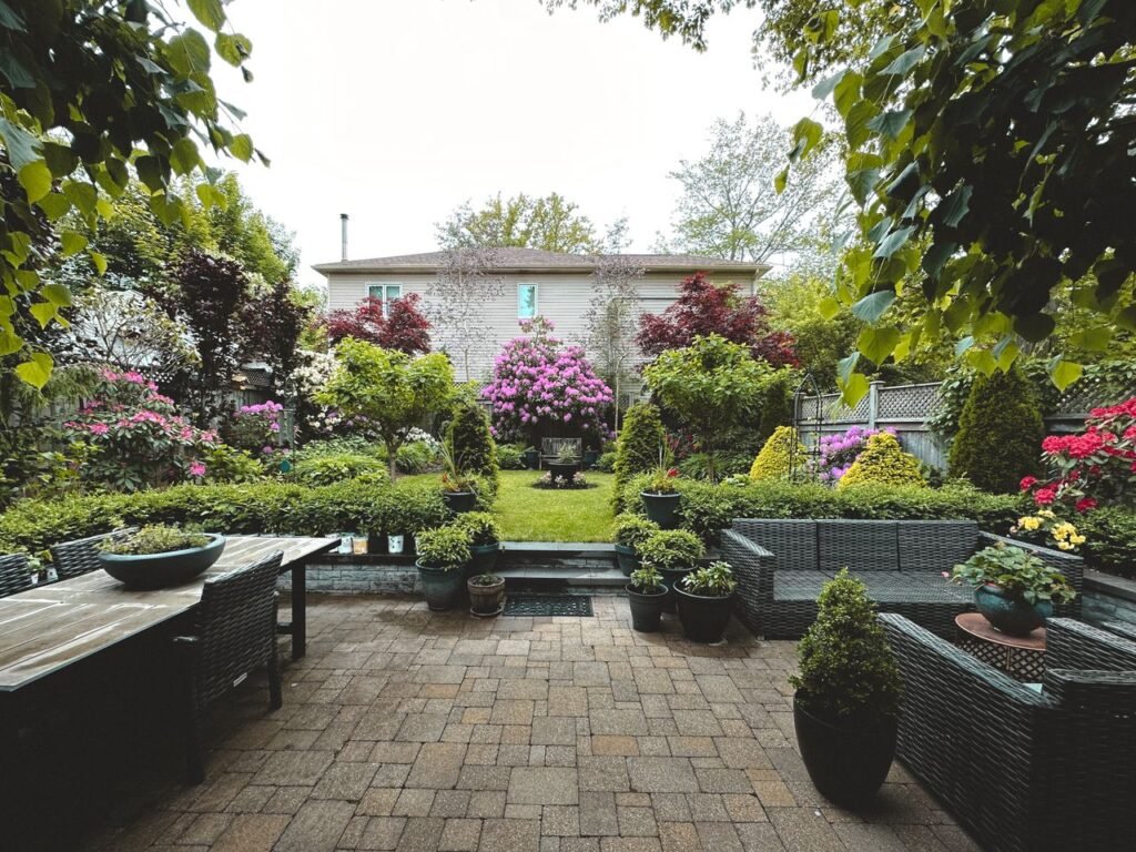 Great Patio with seating area